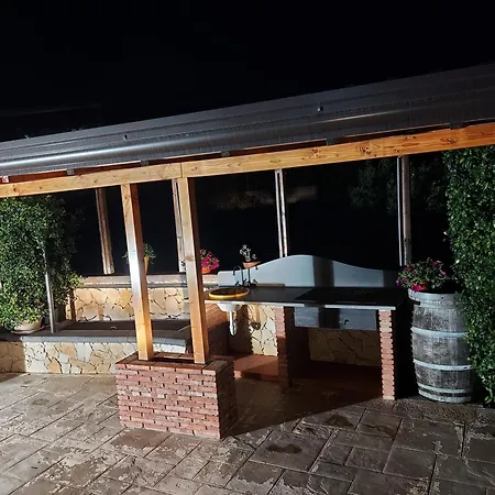 בית נופש Blu Etna *